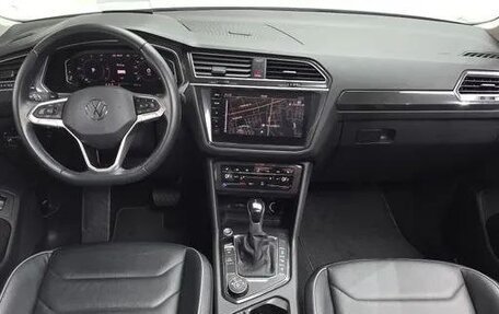 Volkswagen Tiguan II, 2021 год, 4 200 000 рублей, 7 фотография