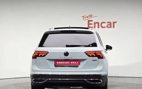 Volkswagen Tiguan II, 2021 год, 4 200 000 рублей, 4 фотография