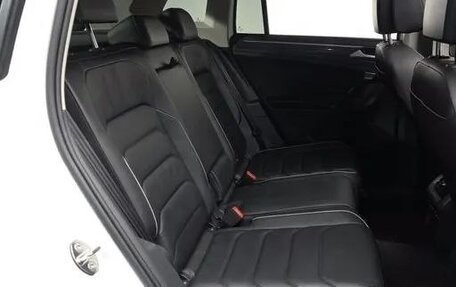 Volkswagen Tiguan II, 2021 год, 4 200 000 рублей, 18 фотография