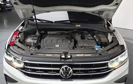 Volkswagen Tiguan II, 2021 год, 4 200 000 рублей, 14 фотография