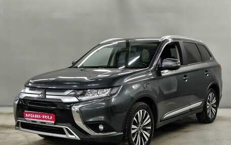 Mitsubishi Outlander III рестайлинг 3, 2021 год, 2 303 000 рублей, 1 фотография