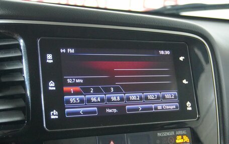 Mitsubishi Outlander III рестайлинг 3, 2018 год, 1 855 000 рублей, 12 фотография