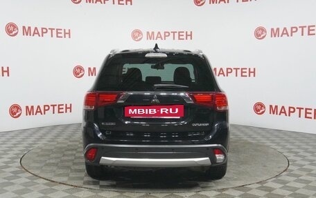 Mitsubishi Outlander III рестайлинг 3, 2018 год, 1 855 000 рублей, 6 фотография