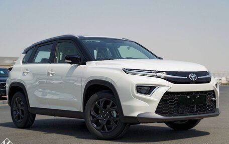 Toyota Urban Cruiser, 2024 год, 3 000 000 рублей, 5 фотография