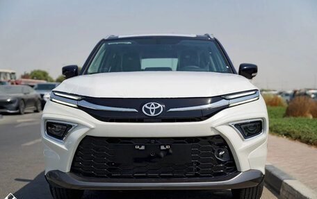 Toyota Urban Cruiser, 2024 год, 3 000 000 рублей, 6 фотография