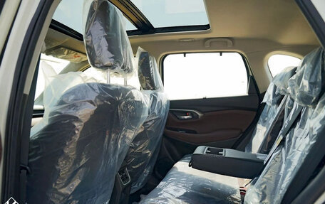 Toyota Urban Cruiser, 2024 год, 3 000 000 рублей, 16 фотография