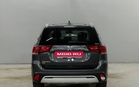 Mitsubishi Outlander III рестайлинг 3, 2021 год, 2 303 000 рублей, 6 фотография