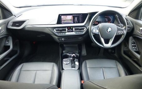 BMW 1 серия, 2021 год, 1 410 000 рублей, 7 фотография