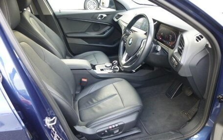 BMW 1 серия, 2021 год, 1 410 000 рублей, 8 фотография