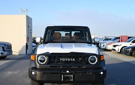 Toyota Land Cruiser 70, 2025 год, 12 940 000 рублей, 2 фотография