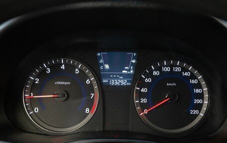 Hyundai Solaris II рестайлинг, 2011 год, 720 000 рублей, 18 фотография