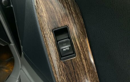 Toyota Land Cruiser Prado 150 рестайлинг 2, 2012 год, 2 795 000 рублей, 31 фотография