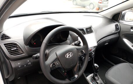 Hyundai Solaris II рестайлинг, 2015 год, 890 000 рублей, 9 фотография