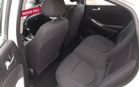 Hyundai Solaris II рестайлинг, 2015 год, 890 000 рублей, 10 фотография