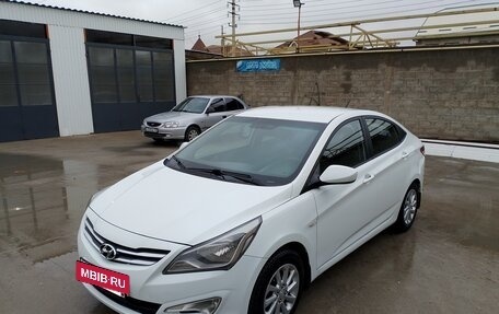 Hyundai Solaris II рестайлинг, 2015 год, 890 000 рублей, 2 фотография