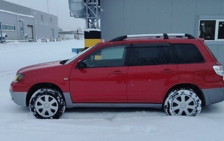 Mitsubishi Outlander III рестайлинг 3, 2004 год, 750 000 рублей, 5 фотография