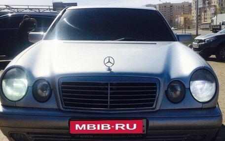 Mercedes-Benz E-Класс, 1999 год, 249 000 рублей, 4 фотография