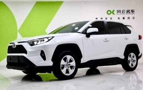 Toyota RAV4, 2024 год, 3 090 000 рублей, 2 фотография