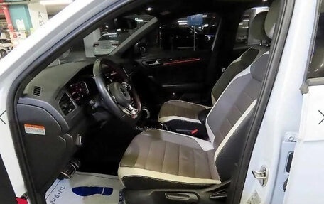 Volkswagen T-Roc I, 2021 год, 2 299 911 рублей, 7 фотография