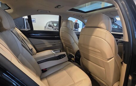 BMW 7 серия, 2011 год, 2 340 000 рублей, 23 фотография