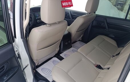 Mitsubishi Pajero IV, 2014 год, 2 299 000 рублей, 14 фотография