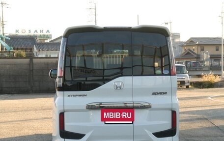 Honda Stepwgn IV, 2017 год, 1 590 000 рублей, 3 фотография