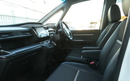 Honda Stepwgn IV, 2017 год, 1 590 000 рублей, 17 фотография