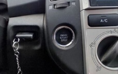 Toyota Corolla Verso I, 2008 год, 699 000 рублей, 13 фотография