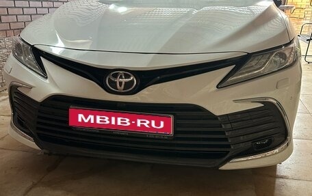 Toyota Camry, 2018 год, 2 100 000 рублей, 1 фотография