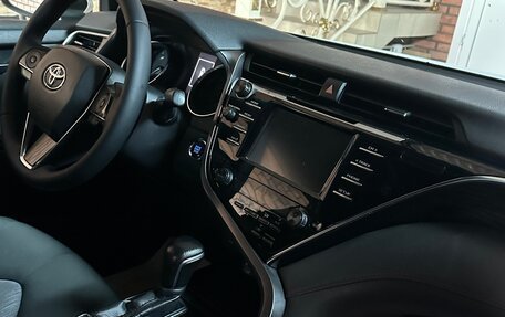 Toyota Camry, 2018 год, 2 100 000 рублей, 4 фотография