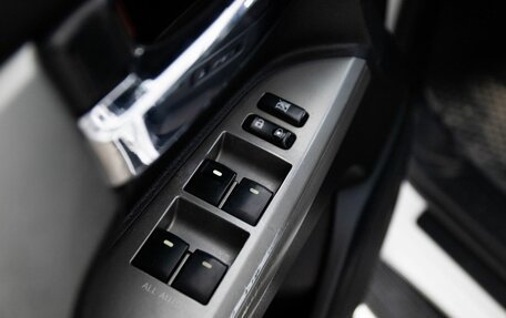 Toyota Land Cruiser 200, 2013 год, 3 210 000 рублей, 21 фотография