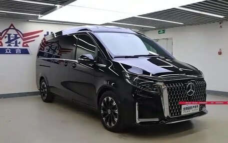 Mercedes-Benz V-Класс, 2024 год, 12 400 000 рублей, 3 фотография