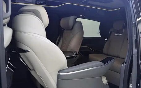 Mercedes-Benz V-Класс, 2024 год, 12 400 000 рублей, 18 фотография