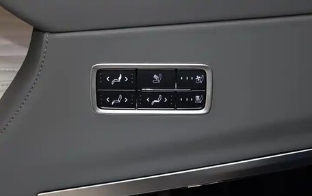 Mercedes-Benz V-Класс, 2024 год, 12 400 000 рублей, 20 фотография