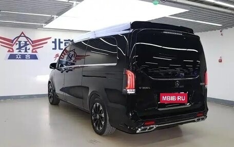 Mercedes-Benz V-Класс, 2024 год, 12 400 000 рублей, 31 фотография