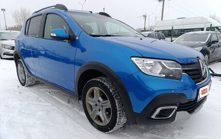 Renault Sandero II рестайлинг, 2020 год, 1 200 000 рублей, 2 фотография