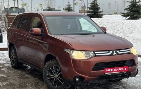 Mitsubishi Outlander III рестайлинг 3, 2012 год, 975 000 рублей, 5 фотография