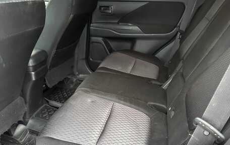 Mitsubishi Outlander III рестайлинг 3, 2012 год, 975 000 рублей, 21 фотография