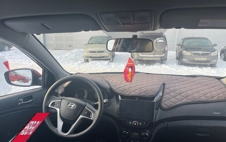 Hyundai Solaris II рестайлинг, 2013 год, 825 000 рублей, 4 фотография