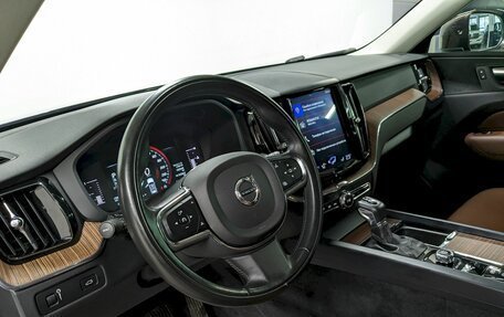 Volvo XC60 II, 2019 год, 2 900 000 рублей, 13 фотография