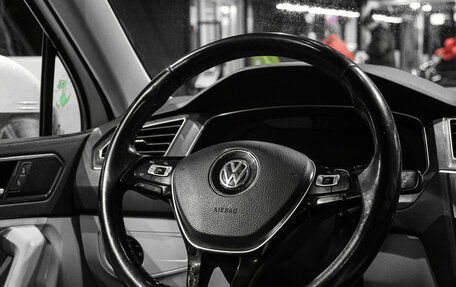 Volkswagen Tiguan II, 2017 год, 1 899 000 рублей, 9 фотография