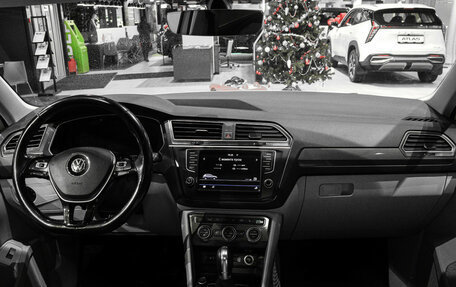 Volkswagen Tiguan II, 2017 год, 1 899 000 рублей, 10 фотография