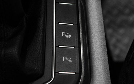 Volkswagen Tiguan II, 2017 год, 1 899 000 рублей, 16 фотография