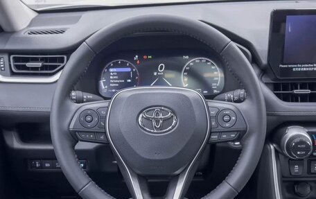 Toyota RAV4, 2025 год, 4 250 000 рублей, 11 фотография