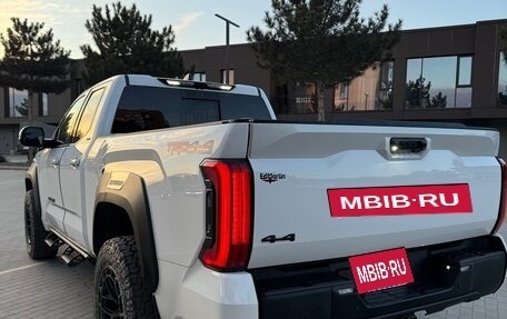 Toyota Tundra, 2022 год, 9 000 000 рублей, 5 фотография