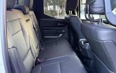 Toyota Tundra, 2022 год, 9 000 000 рублей, 20 фотография