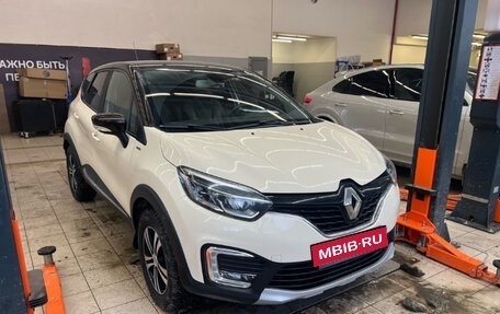 Renault Kaptur I рестайлинг, 2017 год, 1 399 000 рублей, 2 фотография