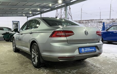 Volkswagen Passat B8 рестайлинг, 2018 год, 1 999 000 рублей, 3 фотография