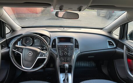 Opel Astra J, 2013 год, 18 фотография