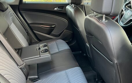 Opel Astra J, 2013 год, 21 фотография